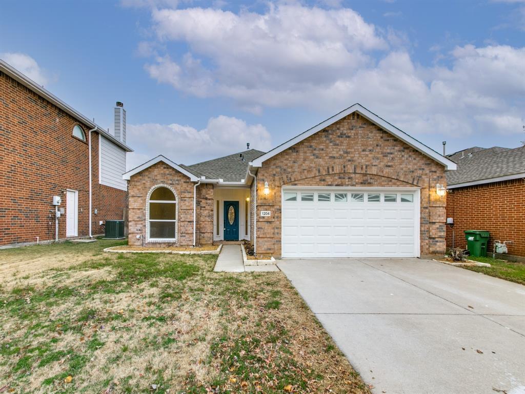 Foto principal - 1204 Pine Ridge Rd