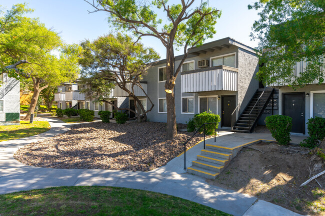 Building Photo - LAKE FAIRWAY