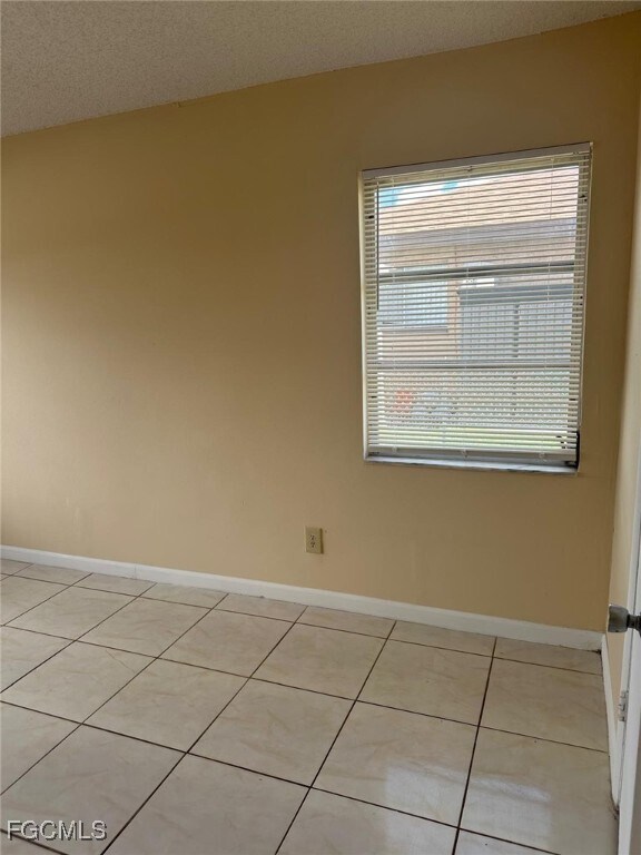 Building Photo - 4824 Lucaya Dr