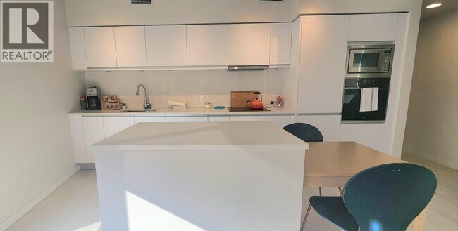 Photo du bâtiment - 180 E 2nd Ave