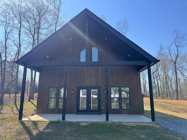 Building Photo - 424 Fowler Rd