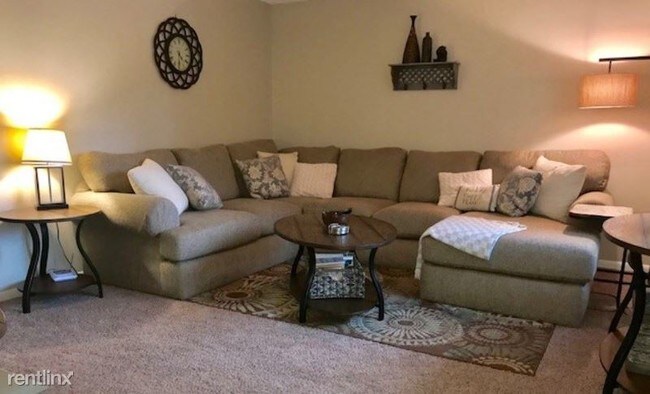 Foto del edificio - 3 br, 2 bath House - 1118 Spruce Hills Dr.