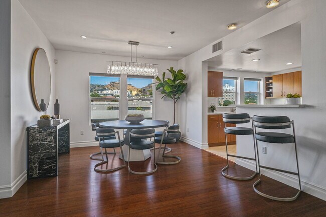 Foto del edificio - 1248 Laurel Ave