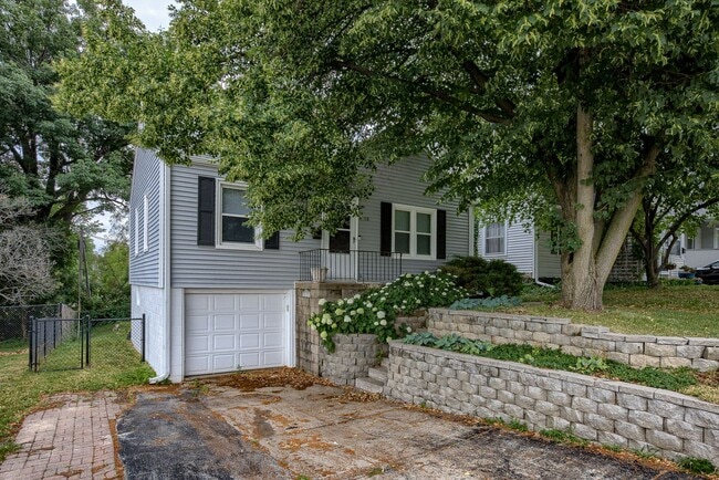 A Must See In Midtown!! - A Must See In Midtown!! House
