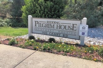 Building Photo - 910 Canby Rd