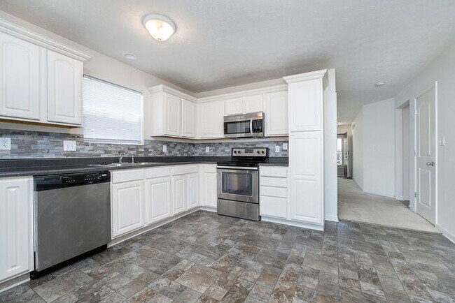 Foto del edificio - Spacious 3 Bed 2.5 Bath Home in Parks at W...