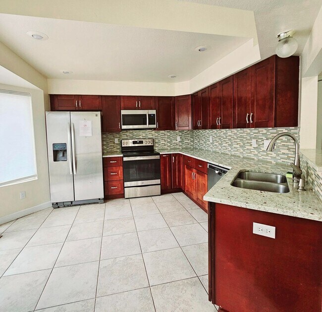 Building Photo - 4-Bedroom Home in Briargate Neighborhood!