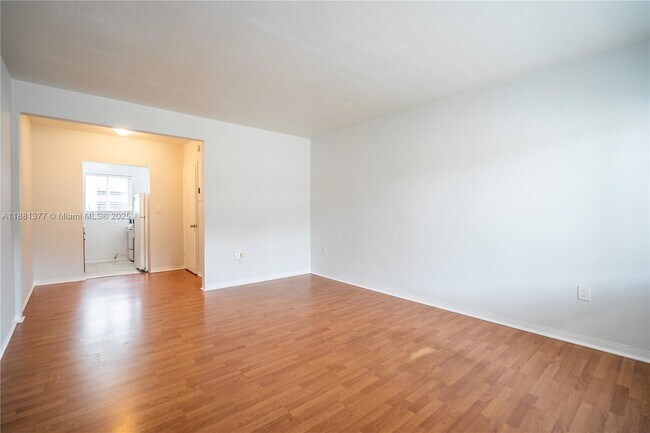 Foto del edificio - 7315 Harding Ave