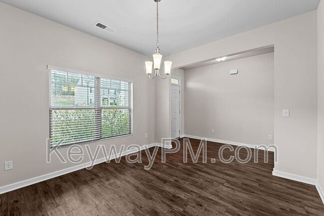 Foto del edificio - 5033 Vine Ln