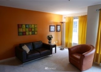 Foto del edificio - 108 5th Ave S