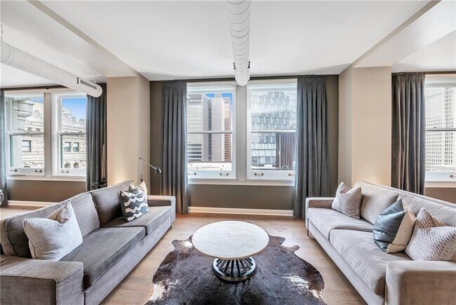 Foto del edificio - 300 Fourth Ave