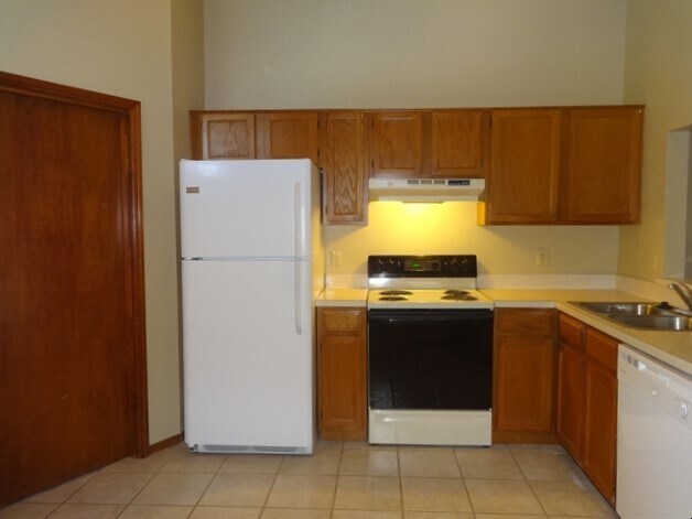 Building Photo - 819 Islander Avenue
