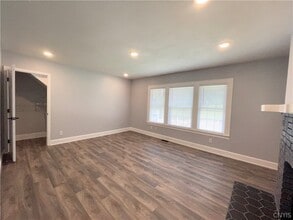Building Photo - 1222 Hawley Ave