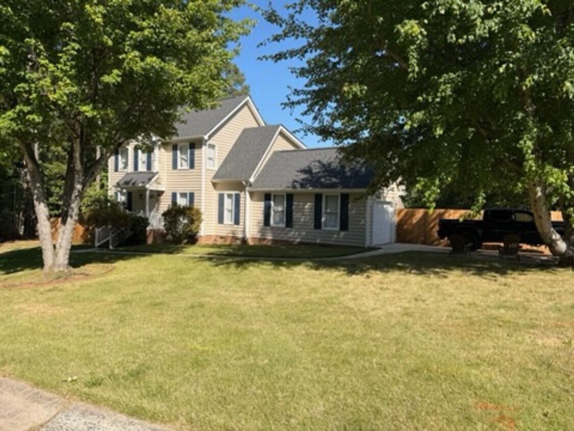 Building Photo - COMING SOON! 3 Bedroom, 2.5 Bath Home in East Durham!