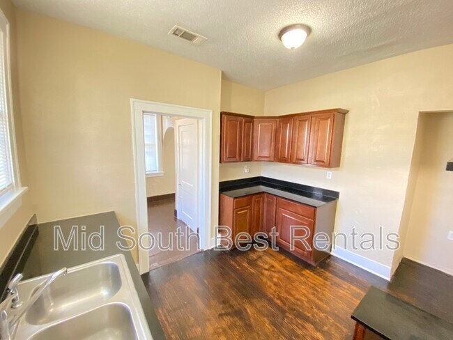 Foto del edificio - 1867 Kendale Ave