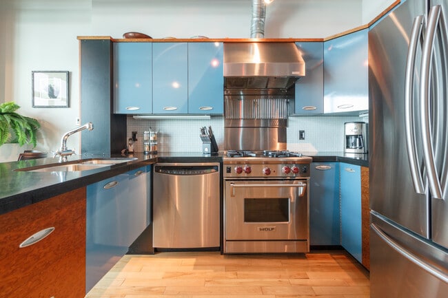Gourmet Kitchen - 21 Erie St