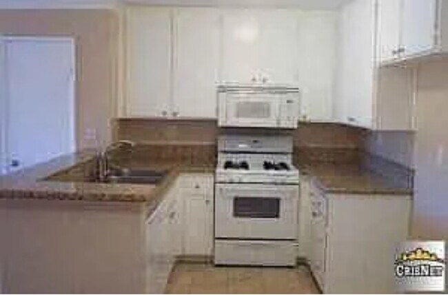 Foto del edificio - 18806 Mandan St