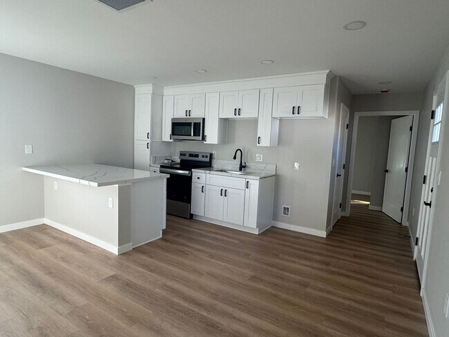 Building Photo - 4818 Beverly Ct