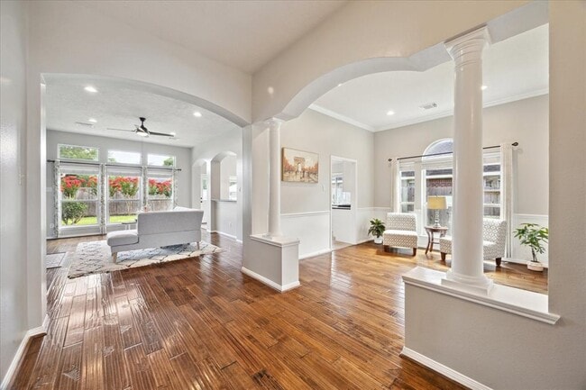 Building Photo - 3231 Summerland Dr