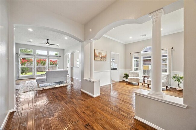 Foto del edificio - 3231 Summerland Dr