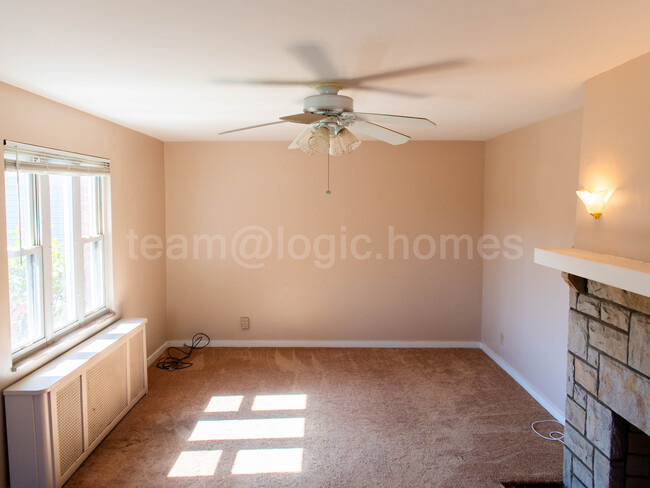 Living room - 1059 Bayridge Ave