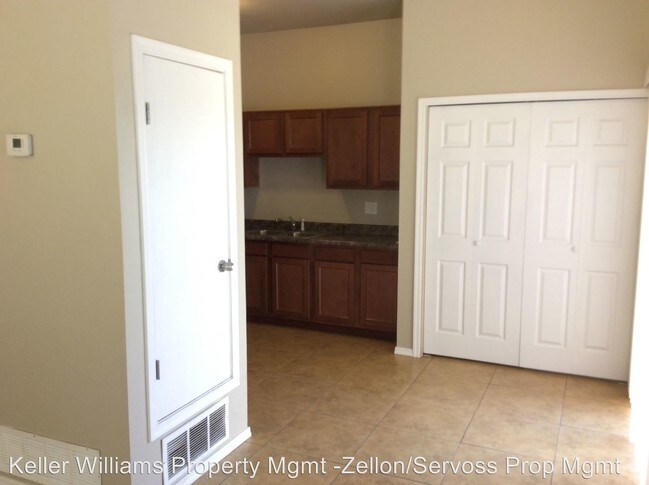 Building Photo - 2 br, 1 bath House - 213 W. Virginia Street