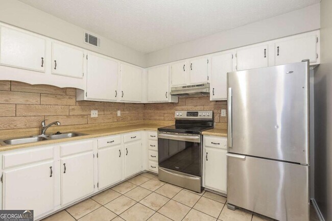 Foto del edificio - 442 Sherwood Oaks Rd