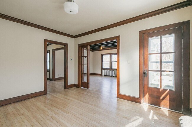 Building Photo - 2501 E Stratford Ct