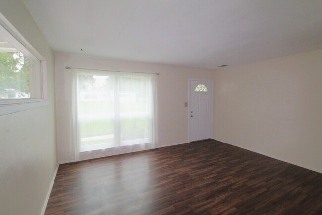 Building Photo - Spacious 3-Bedroom Home Off Fairfield – Pe...