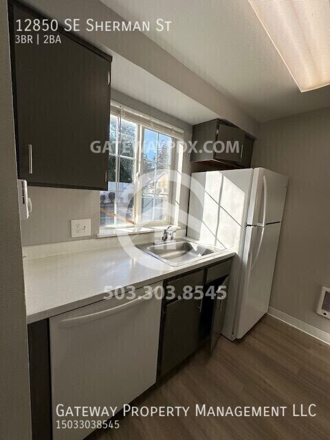 Foto del edificio - 12850 SE Sherman St