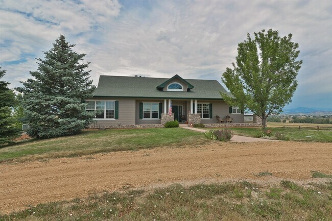 Foto del edificio - Five Bedroom Ranch Home on 33+ Acres For R...