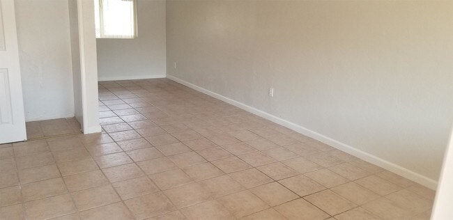 Foto del edificio - 645 W Hazelwood St
