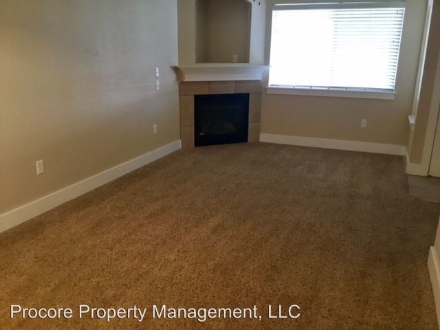 Building Photo - 9818 W Rosecroft Ct