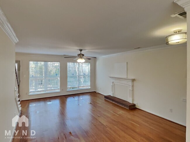 Foto del edificio - 10002 Gardendale Ct