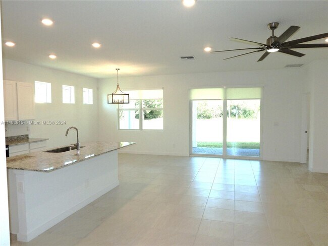 Building Photo - 5958 Skyblue