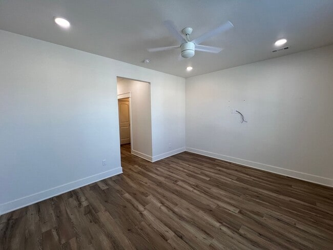 Foto del edificio - S Duncan St Duplex