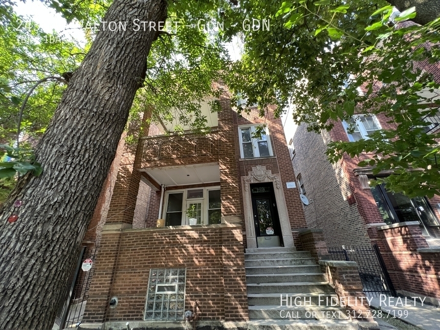 Foto principal - 2438 W Walton St