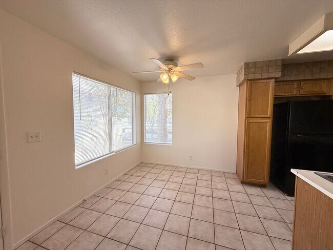 Building Photo - Canyon Willows 3/BD 2/BA Condo with Commun...