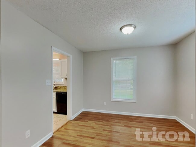 Building Photo - 4112 Zebulon Ave SW