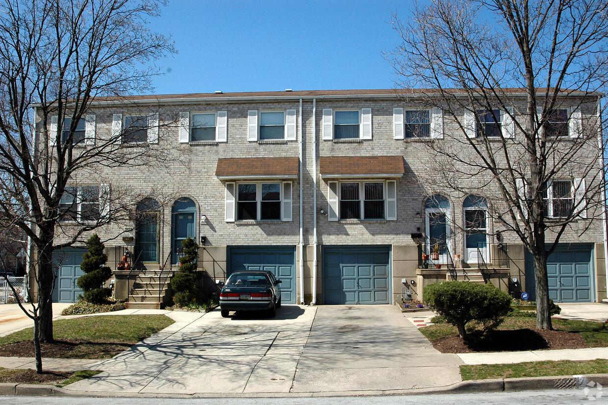 Foto del edificio - Darby Townhouses