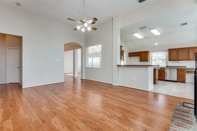 Foto del edificio - 8205 Burleigh St
