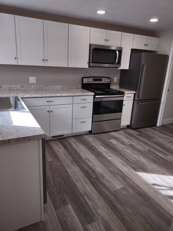 Building Photo - 3056 S 200 E