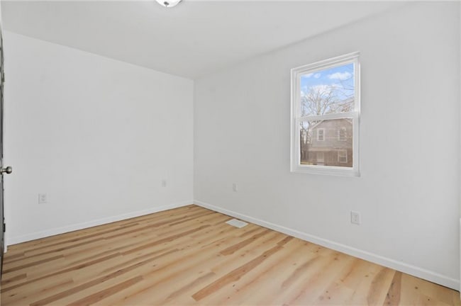 Foto del edificio - 7711 Westmoreland Ave