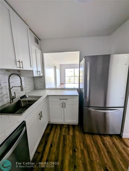 Foto del edificio - 1421 NW 45th St