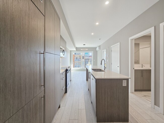 Photo du bâtiment - 310-315 15 Ave SW