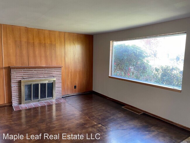 Foto del edificio - 2 br, 1 bath House - 8826 Stone Ave N