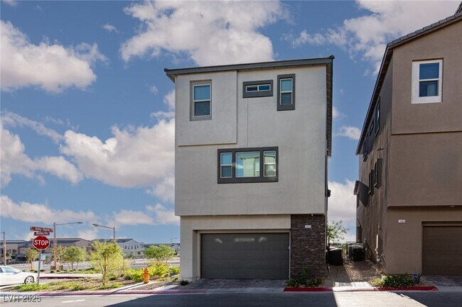 Foto del edificio - 1474 Whistling Kite St
