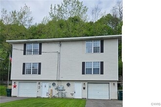 Building Photo - 290 Duer St