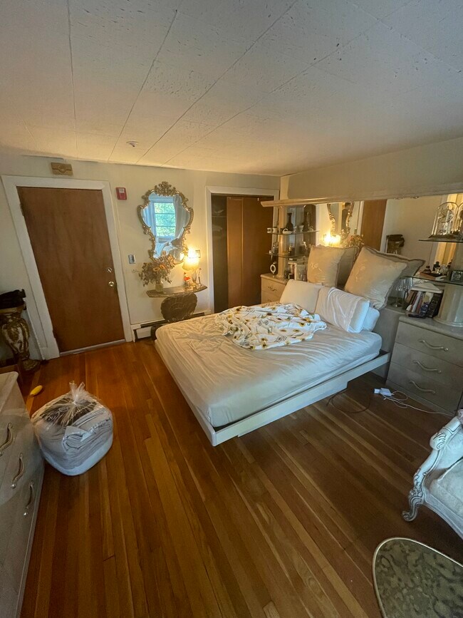 Foto del edificio - 1057 Beacon St
