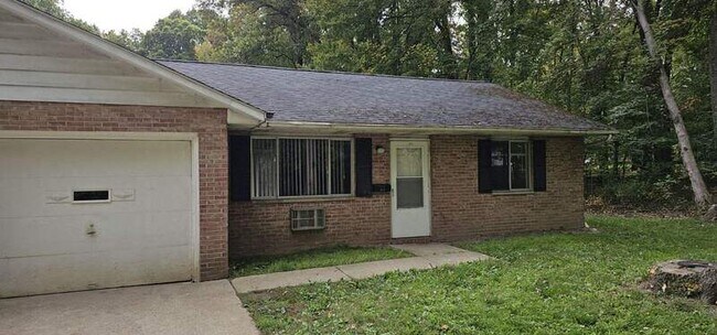 Building Photo - 1270 Overbrook Dr